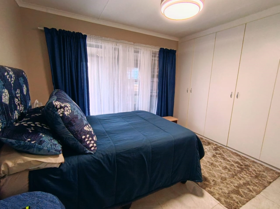 2 Bedroom Property for Sale in Heiderand Western Cape